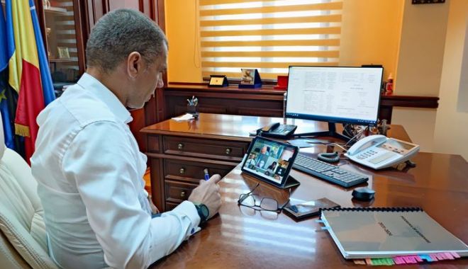 Silviu Coşa participă la cursuri destinate perfecţionării prefecţilor - prefectscoalaa-1662570923.jpg