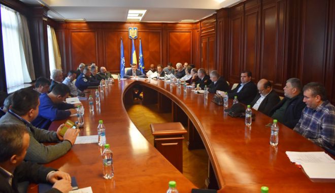Prefectul Ioan Albu, la raport.  A prezentat bilanțul Comitetului Județean pentru Situații de Urgență - prefectura-1517578382.jpg