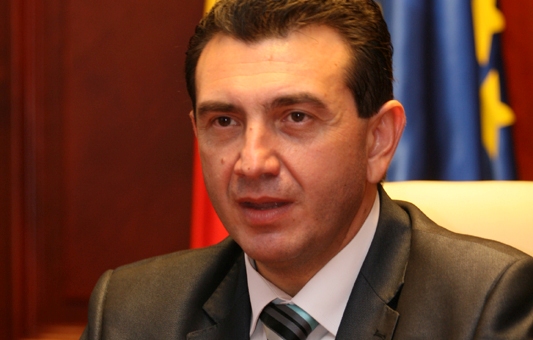 Prefectul Claudiu Palaz: 
