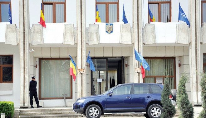 Ședința de fond funciar - prefecturaconstana-1332143358.jpg