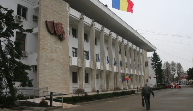 Ce s-a discutat  la Comisia  de fond funciar de la prefectură - prefecturaconstanta1011350645267-1350680372.jpg