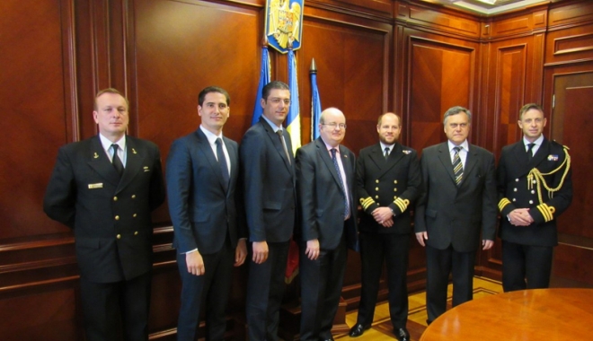 Delegație  din Marea Britanie, în vizită  la administrația  din Constanța - prefecturadelegatie-1493219588.jpg
