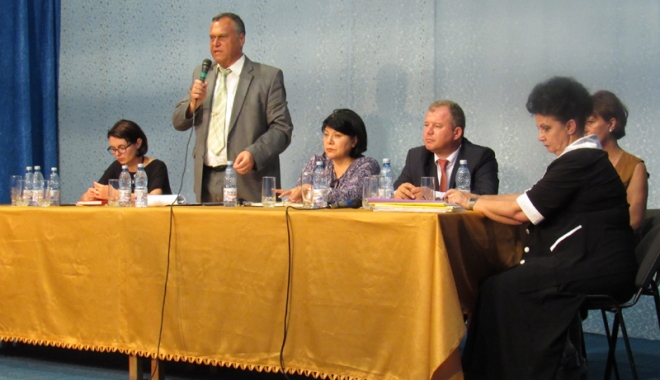 Problemele primarilor din județ, dezbătute  la întâlnirea cu prefectul Adrian Nicolaescu - prefecturaintalniriprimarii-1470756344.jpg