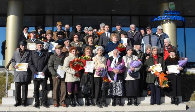 Vârstnicii din Mangalia, premiați de administrația publică locală - premiatimangalia1-1452855825.jpg