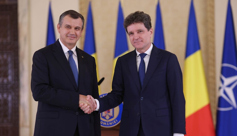 Foto - Decretul privind desemnarea lui Eugen Tomac drept candidat la funcția de premier, semnat de președinte