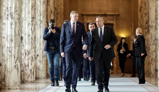 Premierul a primit la Palatul Victoria o delegaţie din Letonia - premier-primire-1679321899.jpeg