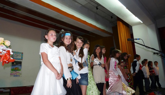 Premieră de teatru cu actori copii - premiera-1412665159.jpg