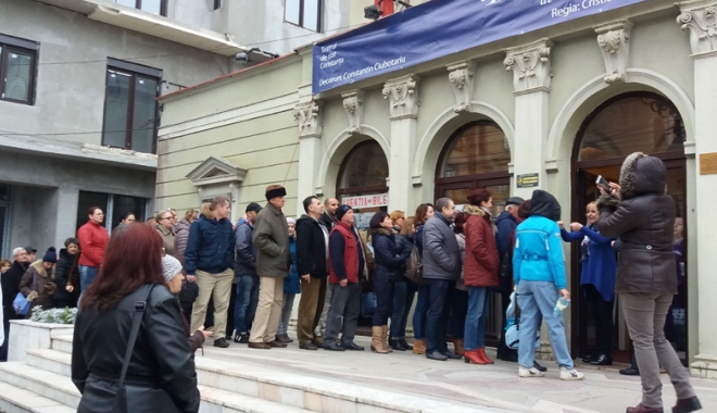 Premieră absolută. Dublă reprezentație a actorilor constănțeni - premiera-1480006675.jpg