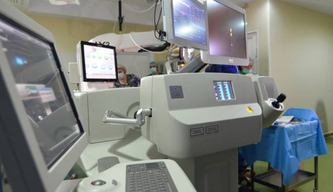 Premieră în oftalmologia constănțeană: Operatie de cataractă cu Laser - premiera1-1433427113.jpg