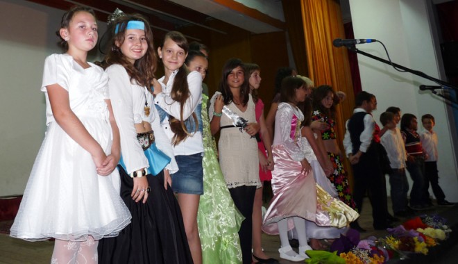 Premieră de teatru cu actori copii - premieradeteatru-1412704292.jpg