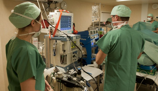 Premieră medicală în România: transplant de grefă între două persoane cu grupe sanguine diferite - premieramedicala-1375610144.jpg