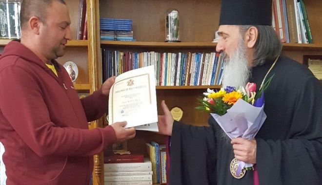 IPS Teodosie l-a recompensat pe salvatorul de pe lacul Tăbăcărie - premiere-1582885616.jpg