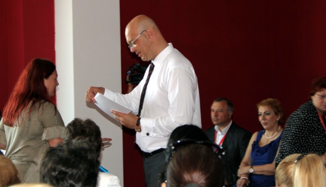 Care sunt cei mai buni manageri constănțeni de școli - premiere1-1369237722.jpg