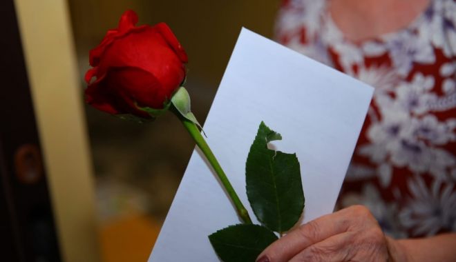Primăria Constanţa îi premiază pe vârstnici la ei acasă - premiereseniori-1603350003.jpg