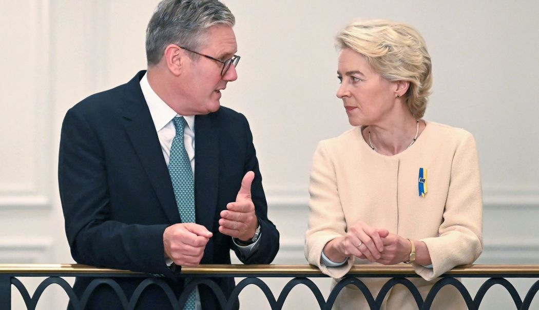 Premierul britanic şi preşedinta Comisiei Europene au discutat despre pactul în domeniul apărării - premierul-1745764123.jpg