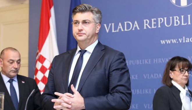Premierul Croației aduce un omagiu luptătorilor croați la Mostar - premieruljpeg-1512485924.jpg