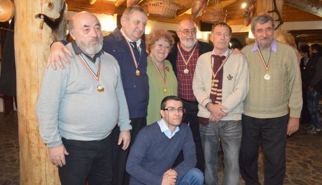 Premii pentru umoriștii constănțeni - premii-1454425343.jpg