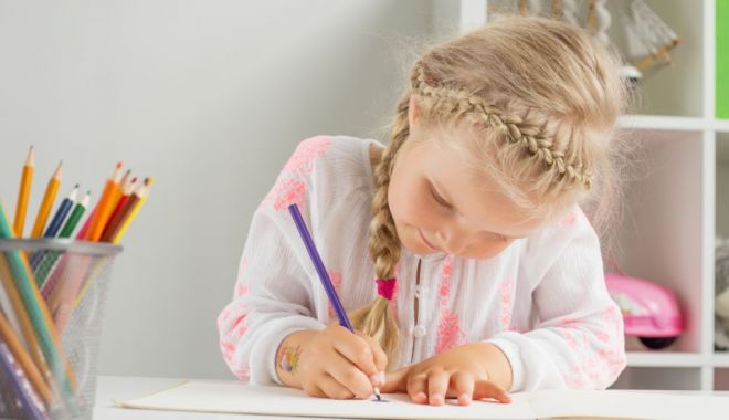 A început concursul de pictură şi desen 
