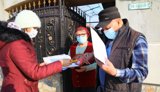 Premii şi măşti de protecţie, pentru seniorii constănţeni - premiisimasti-1611056574.jpg