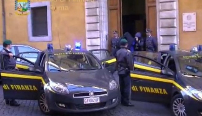 Preot italian, arestat  sub acuzația de deturnarea a circa 4 milioane de euro - preot-1365196323.jpg