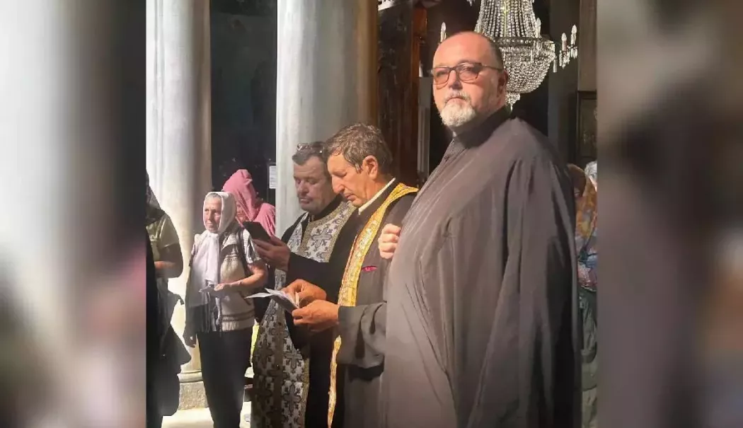 Foto - Un preot a fost oprit de la slujire după ce a preluat conducerea unei organizații PSD