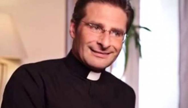 Scandal la Vatican! Un preot catolic a recunoscut că este HOMOSEXUAL și că are un iubit - preot466a148e2c91-1443893161.jpg