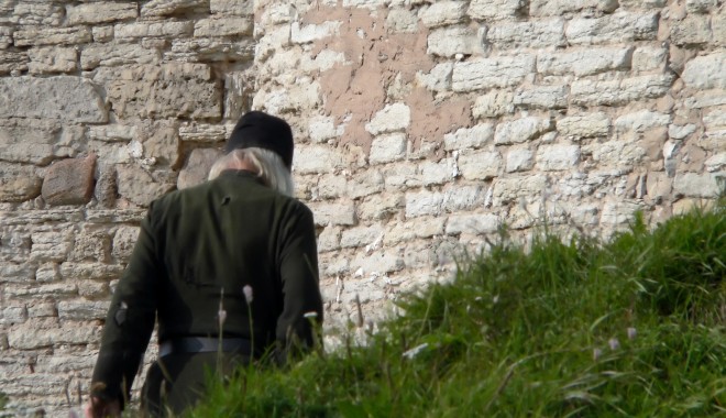 SCANDAL în curtea Bisericii / Ce spun polițiștii despre cazul preotului acuzat de înșelăciune - preotcuspateleshutterstock194483-1391426568.jpg