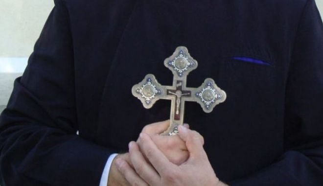 Preotul acuzat de pornografie infantilă, suspendat de la slujire de Arhiepiscopia Tomisului - preotinselatoriesadatdreptpreot8-1563279311.jpg