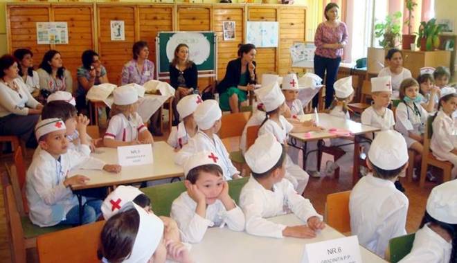 Preșcolarii s-au pregătit să dovedească cine sunt 