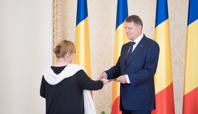 Noul ministru al Culturii a depus jurământul - presedinte-1462375455.jpg