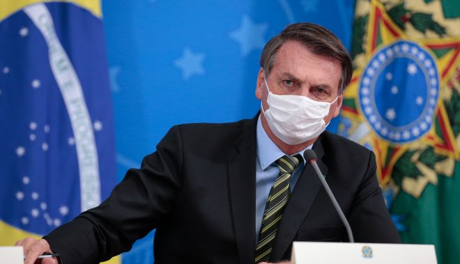 Președintele Braziliei respinge măsurile de izolare. 
