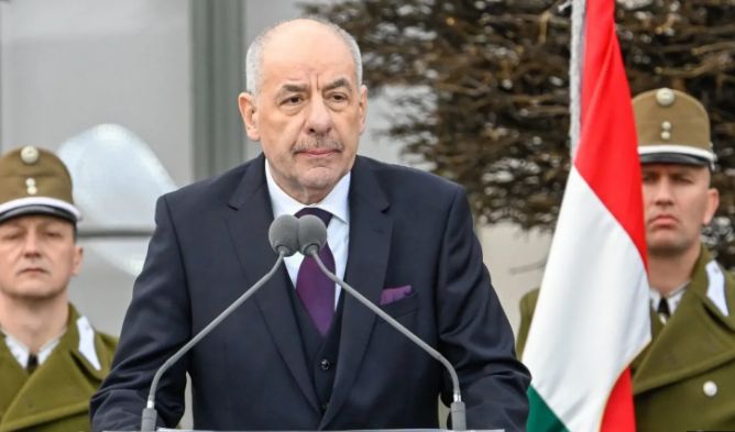 Foto - Președintele Ungariei va fi înlăturat printr-un amendament constituțional