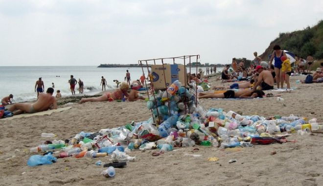 Turiștii lasă numai mizerii în urma lor! Plouă cu sancțiuni - presedintelecriticamizeriadinsta-1533547008.jpg