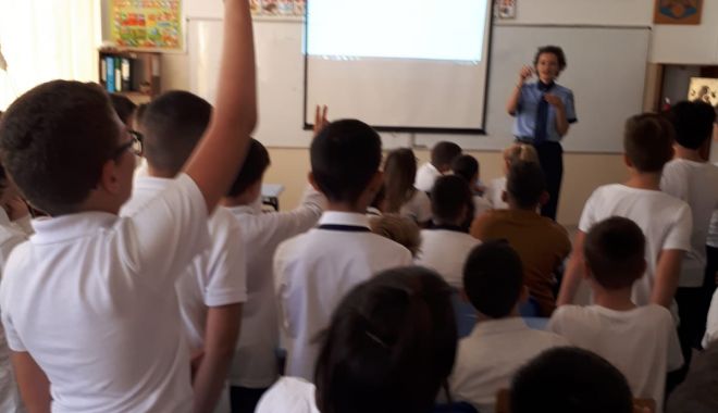 Elevii, încurajați de polițiști să ceară ajutorul când se simt în pericol - preventivepolitie-1570045329.jpg