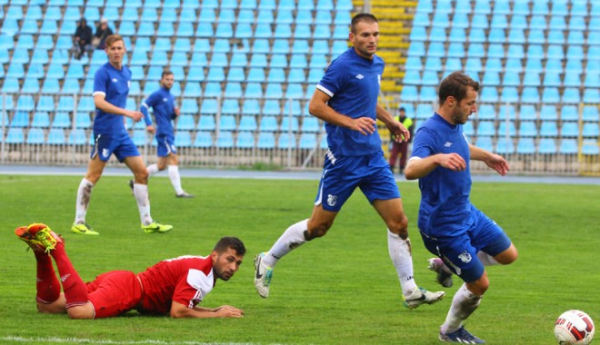 Prima victorie  a Farului:  4-0 cu Gloria Buzău - prima-1411920895.jpg