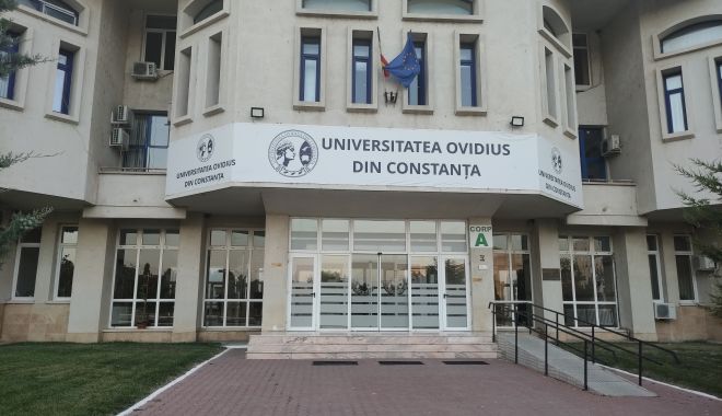 Proiectul „Raftul verde”. Prima minibibliotecă stradală, inaugurată la Campusul Universitar - primaminibiblioteca-1657815698.jpg