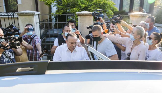 Primarul care și-a spionat amanta folosind poliția locală a fost condamnat la cinci ani de închisoare
