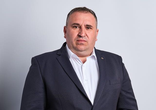 Ionuţ Şerbu, după ce a câştigat al doilea mandat la Primăria Ciocârlia: „Vă respect pe toţi!” - primar-ciocarlia-1718716109.jpg