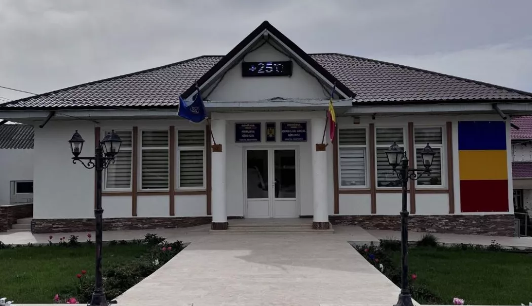 Foto - Gospodăriile din comuna Gârliciu primesc pubele individuale pentru deșeurile menajere
