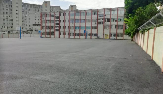 Primăria Constanța a asfaltat curtea Școlii Nr. 24 