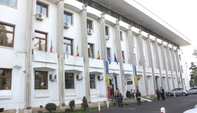 Se fac plăți la Primăria Constanța. Cine beneficiază - primariaconstanta414223799501423-1481891906.jpg