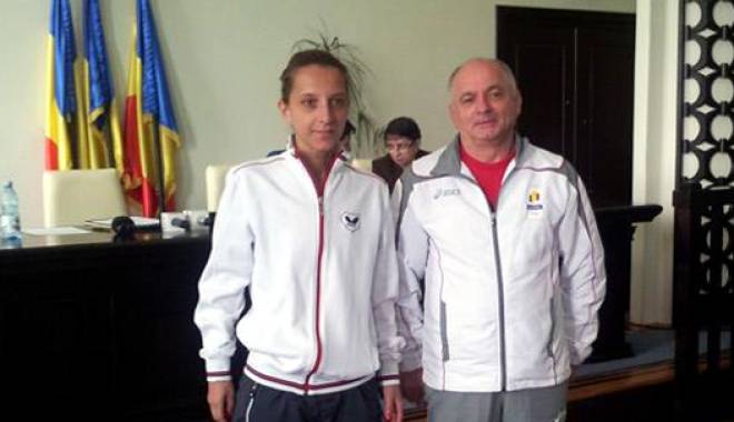 Primăria Constanța, premiu pentru Eliza Samara și antrenorul Viorel Filimon - primariaconstantaelizasamara-1459362126.jpg