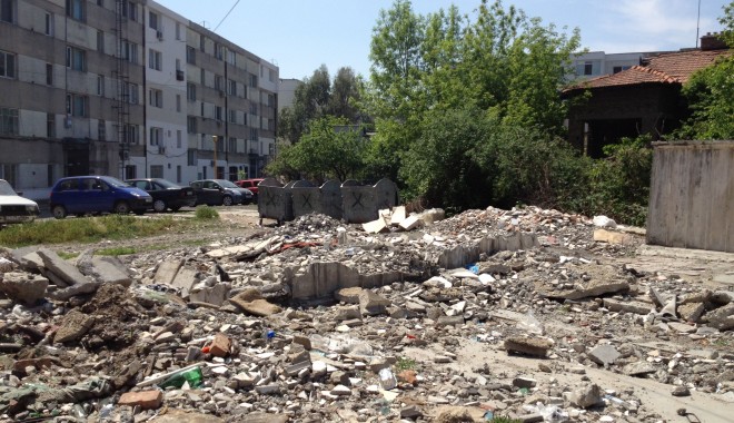 Uite ce mizeriile au descoperit în oraș inspectorii de la Primăria Constănțenilor - primariaconstantenilor-1336052997.jpg