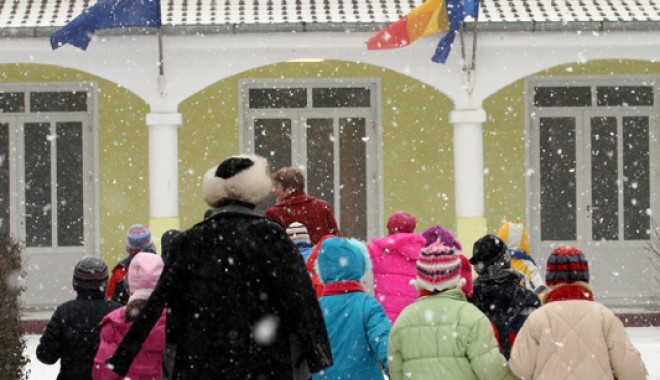 Primăria Cumpăna și Centras Constanța sprijină familiile nevoiașe - primariacumpanasicentras-1391615426.jpg