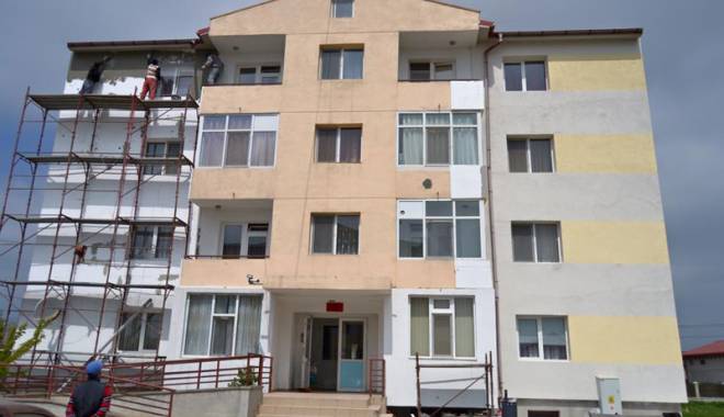 Primăria Mangalia face reparații  la blocurile ANL inaugurate în urmă cu cinci ani - primariamangaliafacereparatii-1430917259.jpg