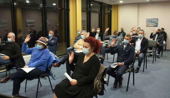 Liberalul Dragoș Angelescu, reales viceprimar al municipiului Mangalia - primariamangaliasedinta-1604688044.jpg
