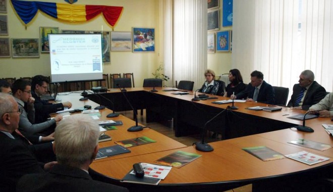 Primăria Medgidia a găzduit un seminar pe tema economiei verde - primariamedgidia-1393442745.jpg