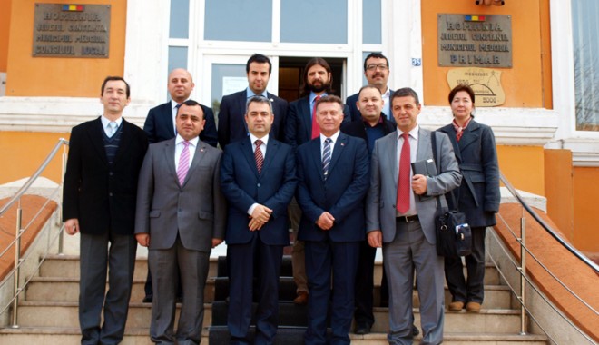 Primăria Medgidia a primit o donație de cărți din Turcia - primariamedgidia-1396627483.jpg