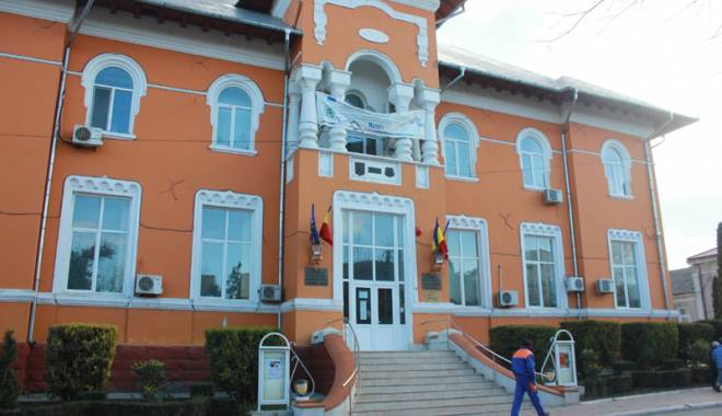 Primăria Medgidia vine în ajutorul tinerilor  fără diplomă  de bacalaureat - primariamedgidia2-1432312879.jpg