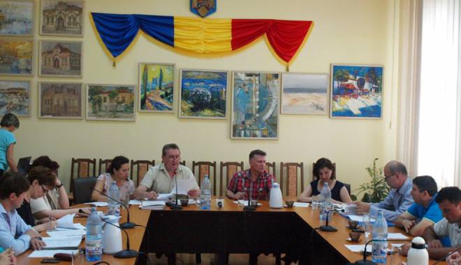 Primăria Medgidia acordă  câte 1.000 lei elevilor merituoși - primariamedgidia440-1443715749.jpg